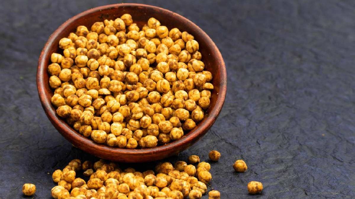 Wellhealthorganic.com:10-Benefits-of-Eating-Roasted-Gram